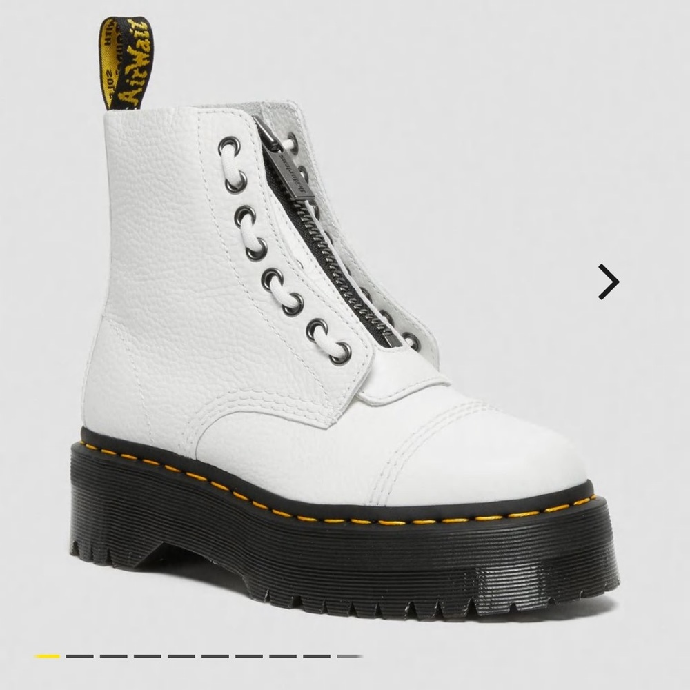 NWOB Dr. Martens Sinclair Milled Nappa Leather boots